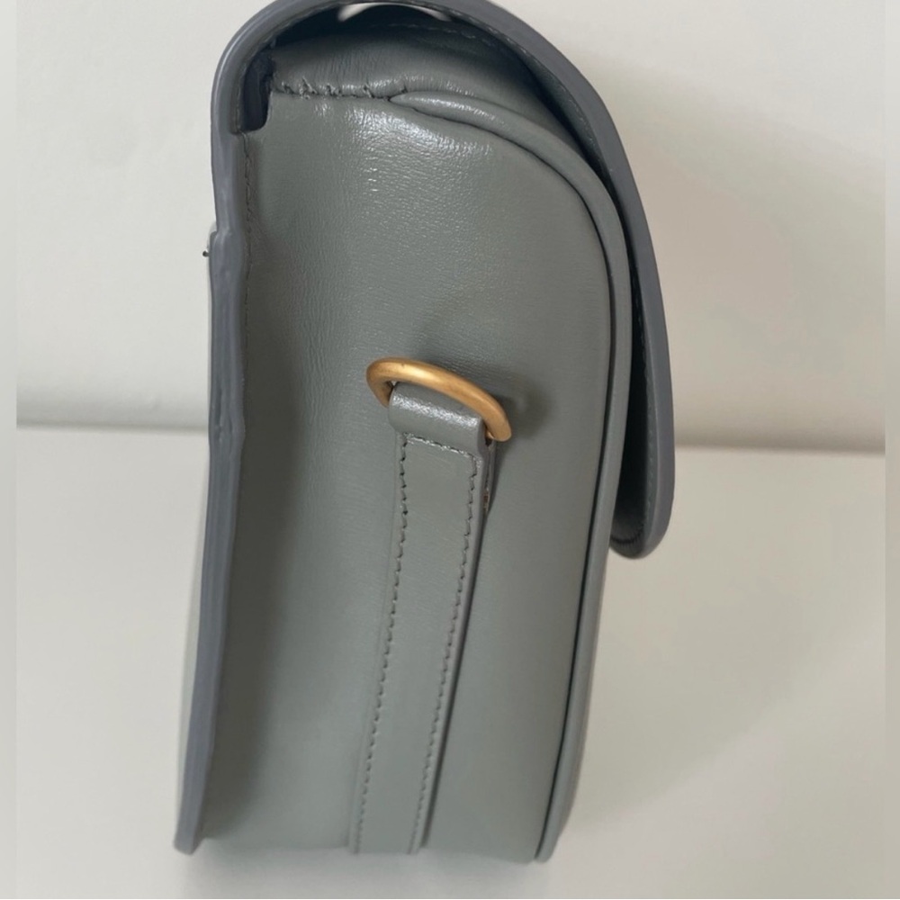 Leo et Violette Gray Leather Crossbody Bag - Picture 4 of 7